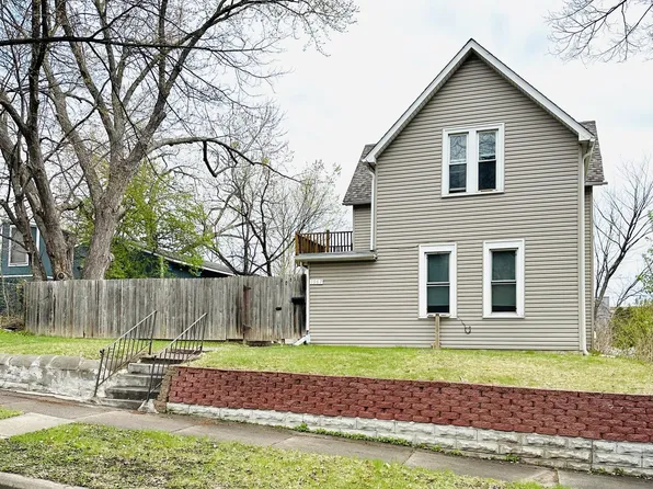 1067 Conway St, Saint Paul, MN 55106