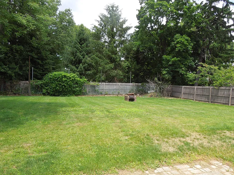 Duck Pond Rd — Photo 3