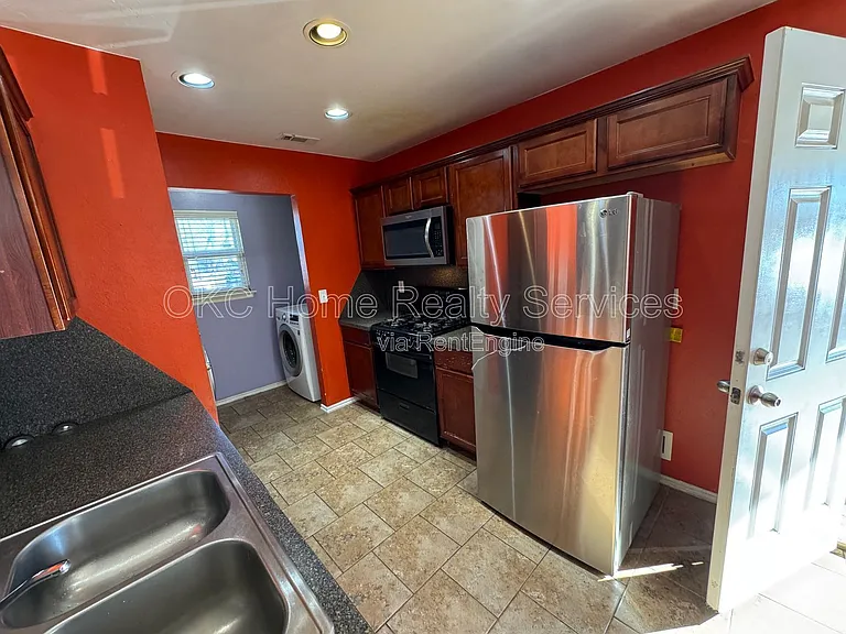 6052 Johnnie Ter — Photo 5