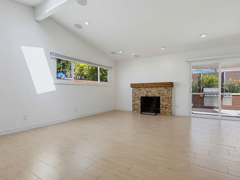 4996 Mount Almagosa Dr — Photo 9