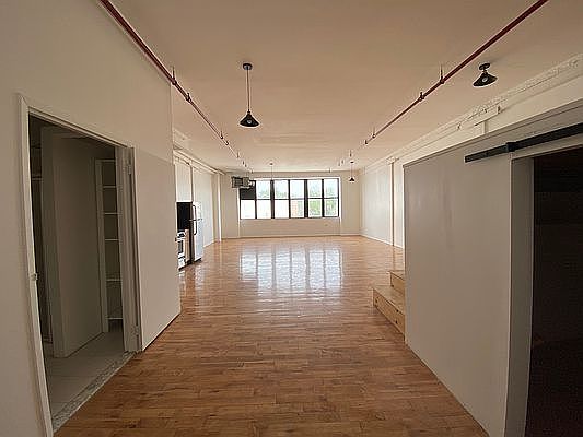 4th image of 47 Thames St APT 306