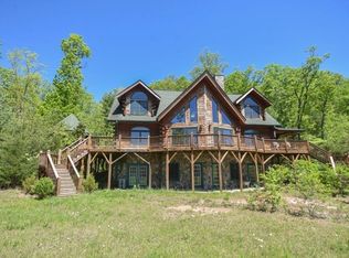 537 Chapel Cove Cir, Franklin, NC 28734
