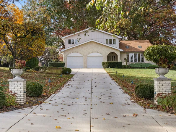 9220 S 82nd Ave, Oak Lawn, IL 60457