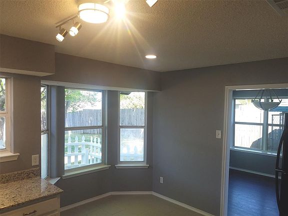 5th image of 10512 Maria Dr