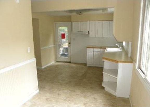 5th image of 4021 43rd Ave S