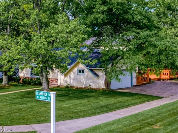 1079 Cranbrook Dr, Highland Heights, OH 44143