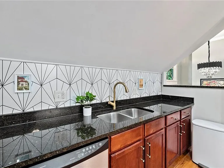 1065 Washita Ave NE #B — Photo 6