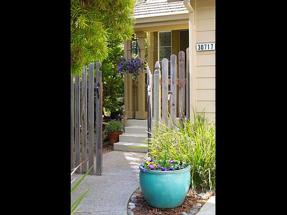 Private Front Entry