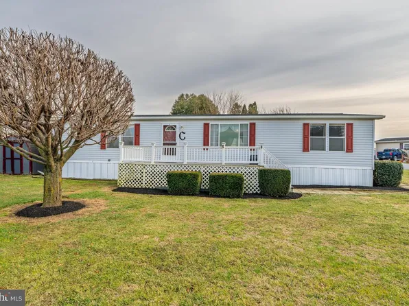 4 Hearth Dr, East Earl, PA 17519