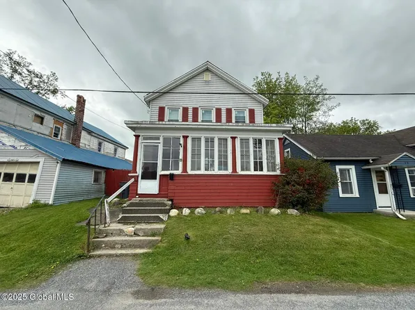 18 Carey Avenue, Hoosick Falls, NY 12090