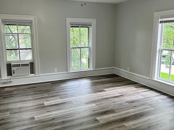 3rd image of 15007 S Des Plaines St #2