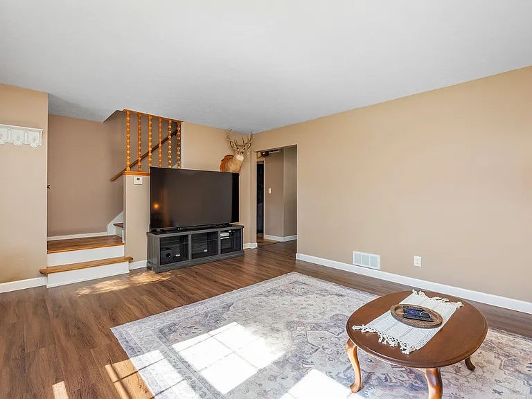 2525 Kingsport Way — Photo 1
