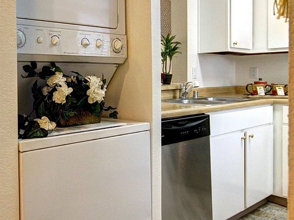 3rd image of 4671 Albany Cir APT 140