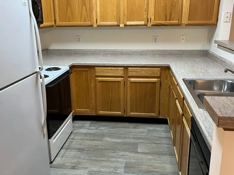 Hollow Creek IV Apartments — Photo 29