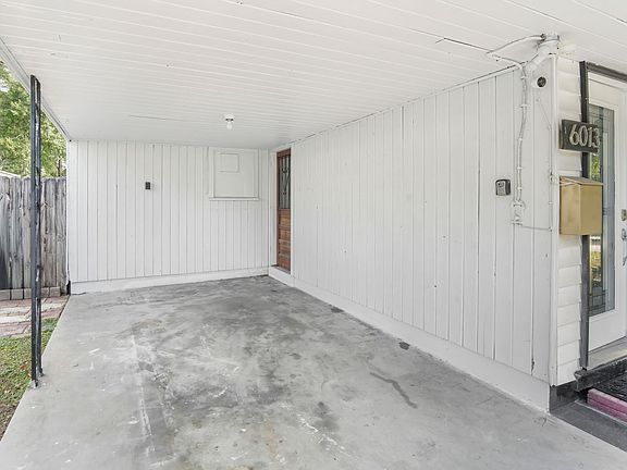 3rd image of 6013 N Otis Ave