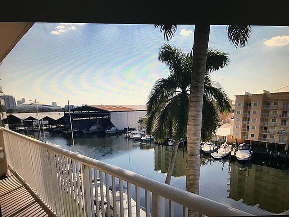 5th image of 1800 NW 24th Ave APT 302