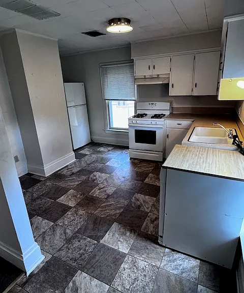 221 Fairchild St #2 — Photo 17