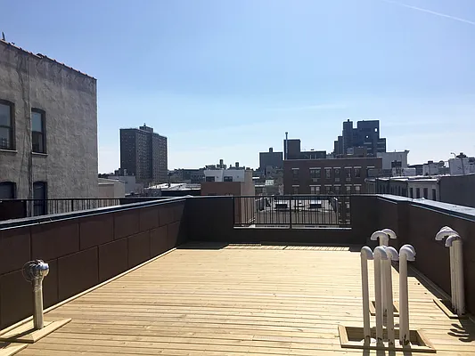 Rented by Kaliope Voulkoudis, LREB | media 18