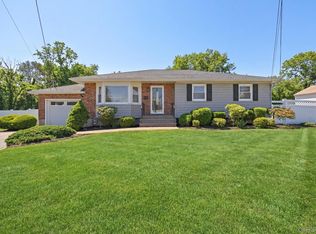 80 W Walnut Street, Farmingdale, NY