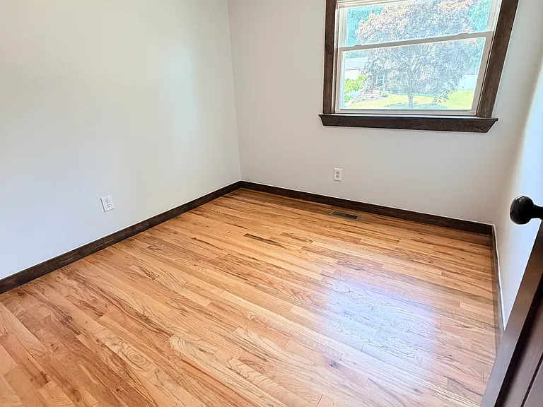 103 Valleyview Dr — Photo 15
