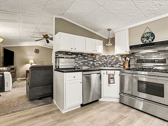 3rd image of 3523 Mount Bliss Rd