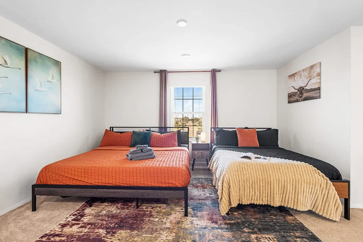 5 bed, 2.0 bath, 2195 sqft, $4,840 — Photo 4