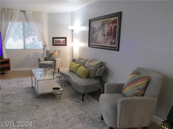 6853 Tamarus St Unit 204, Las Vegas, NV 89119