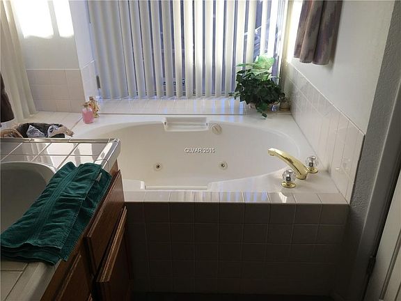 5th image of 8404 Honeywood Cir