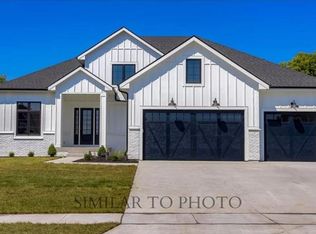 11260 Twilight Dr, West Des Moines, IA 50266