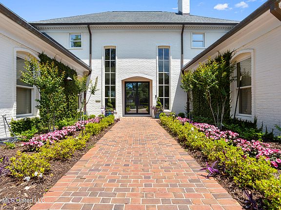 2nd image of 112 Bayou Cir