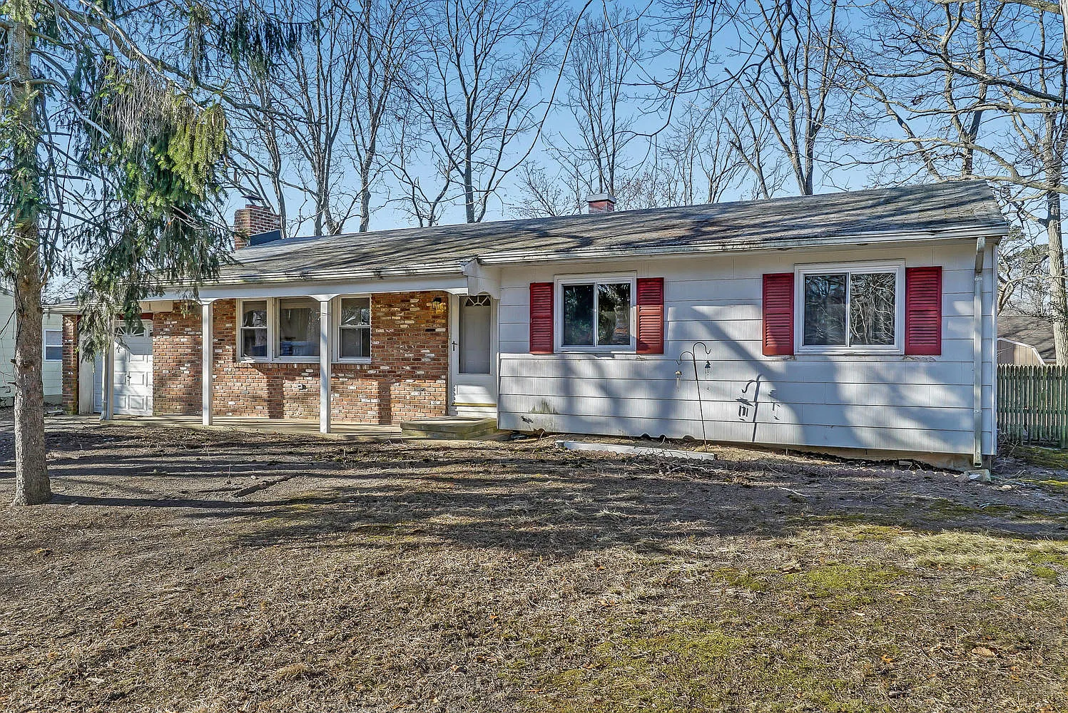 1023 Fairview Dr photo 1