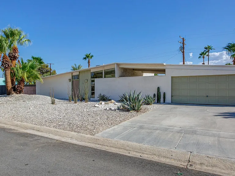 E Spencer Dr — Photo 2