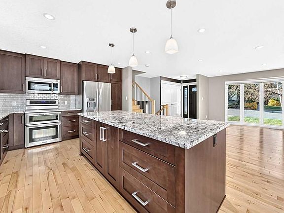 5th image of 912 W Lake Arrow Way SE
