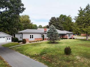 5951 S Lakeshore Dr, Springfield, MO 65810