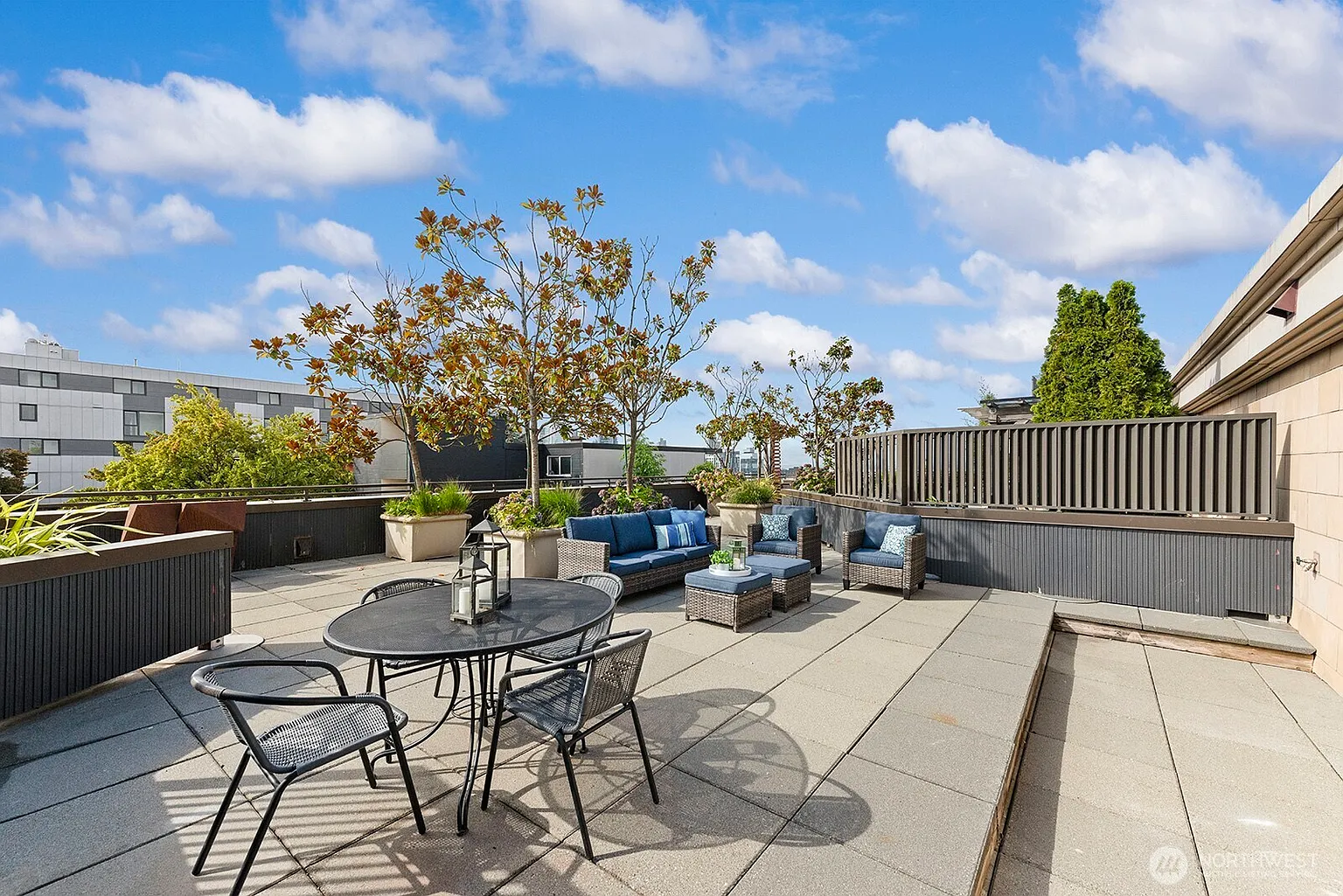 745 Bellevue Avenue E #401 photo 1
