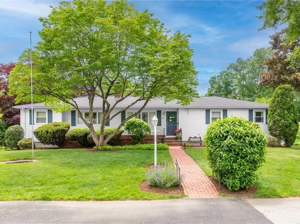 80 Birchwood Way, East Greenwich, RI 02818