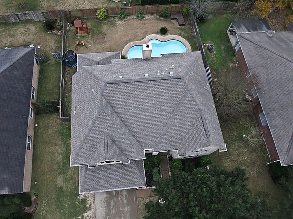 5th image of 1806 Castle Oaks Dr