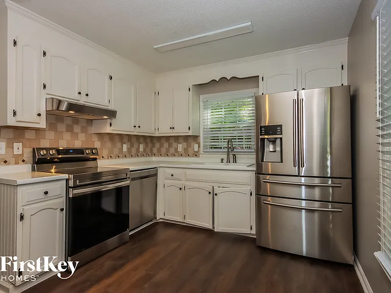 4440 Huntington Dr — Photo 7