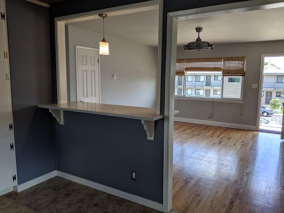 5th image of 351 Dunster Dr