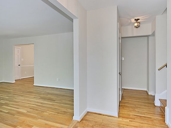 5th image of 7929 Bayberry Dr