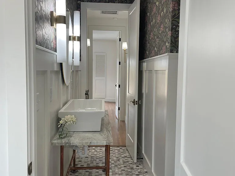 1402 N Main St — Photo 20