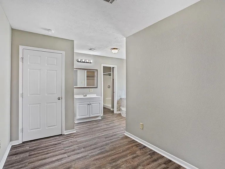 315 1/2 Rio Hondo Dr — Photo 13