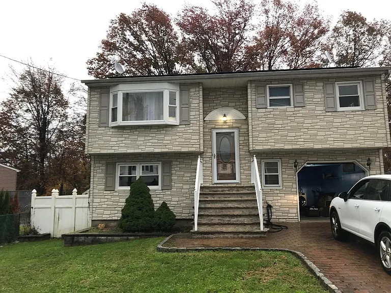 170 Borman Ave — Photo 10
