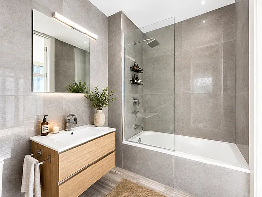 Bathroom, photo 1