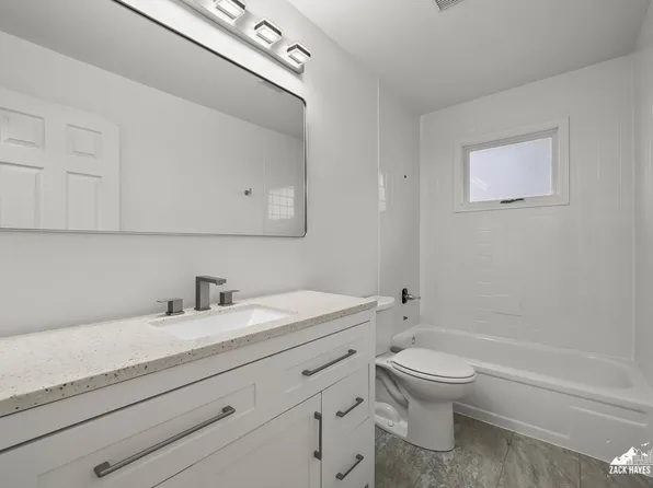 4207 Hayes St APT A, Anchorage, AK 99503