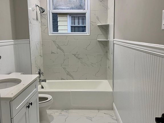 4th image of 203 Valley Brook Ave Floor 2