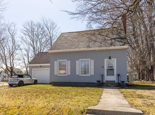 91 Cliff St, Yarmouth, NS B5A 3J7