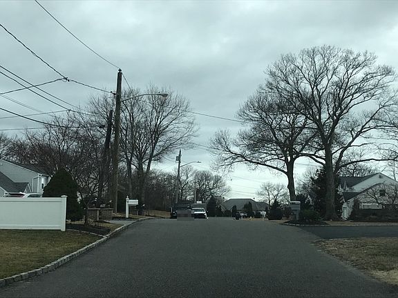 5th image of 26 Tulip Ave