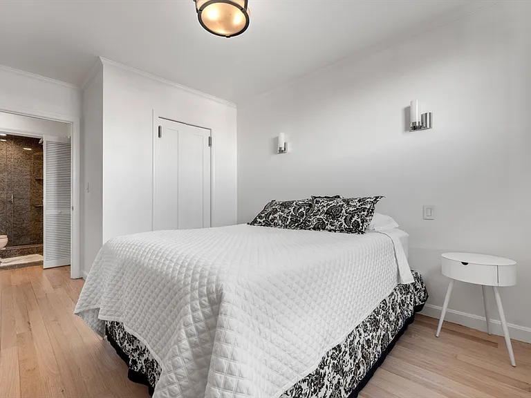75 Clarendon St #604 — Photo 14