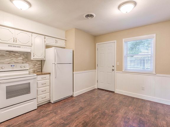 4th image of 102 W Atlanta St